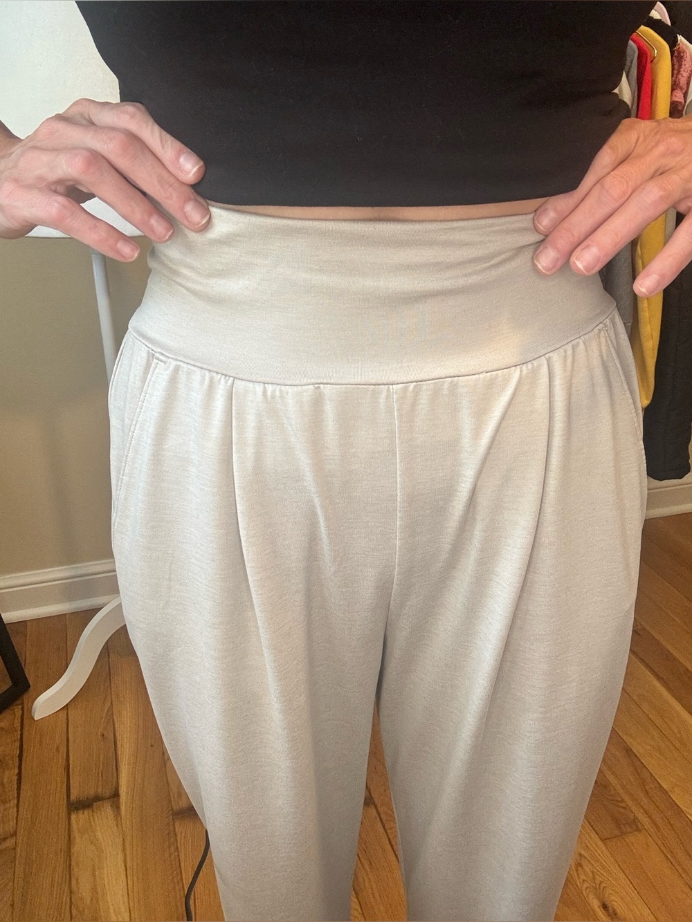 Vuori Elevation Trouser in the color Ecru Heather size xs - Picture 3 of 7